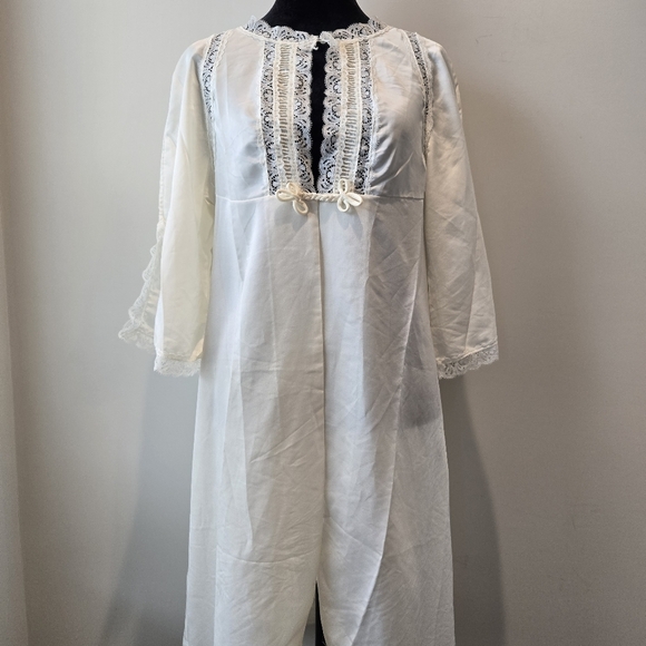 Vintage Barbizon Women's Silk Blend & Lace Negligee Nightgown Sheer Robe Small
